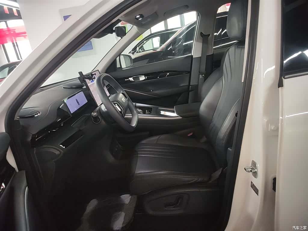 Geely Galaxy E5, 2024 15