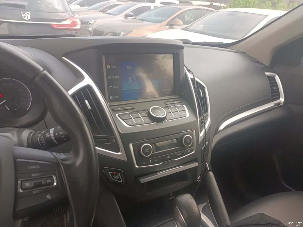 DongFeng AX7, 2016 13