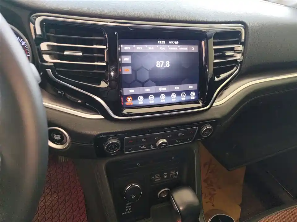 Jeep Grand Commander