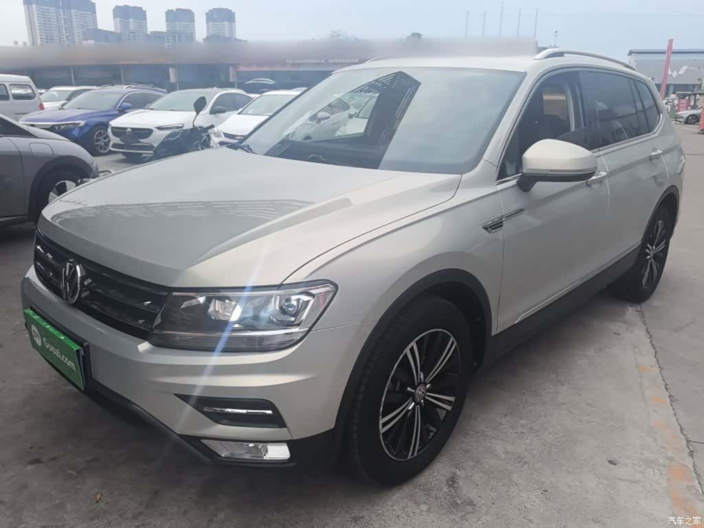 Volkswagen Tiguan L