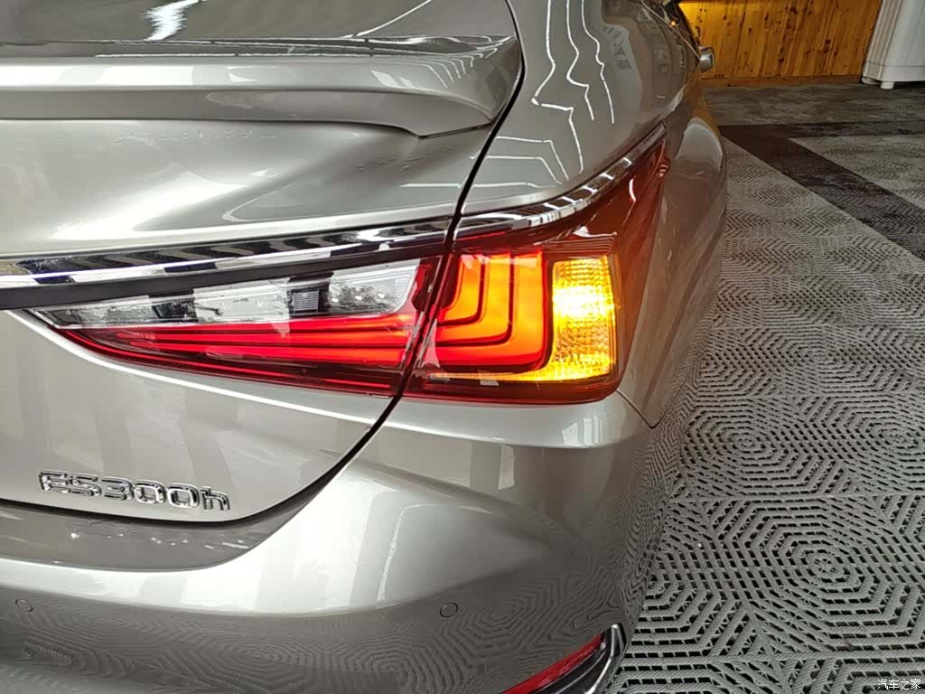 Lexus ES, 2024 8