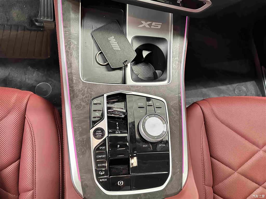 BMW X5, 2025 10
