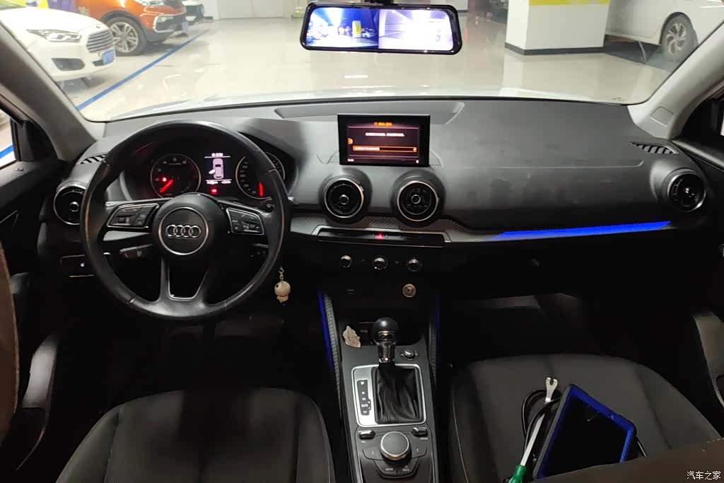 Audi Q2L, 2019 12