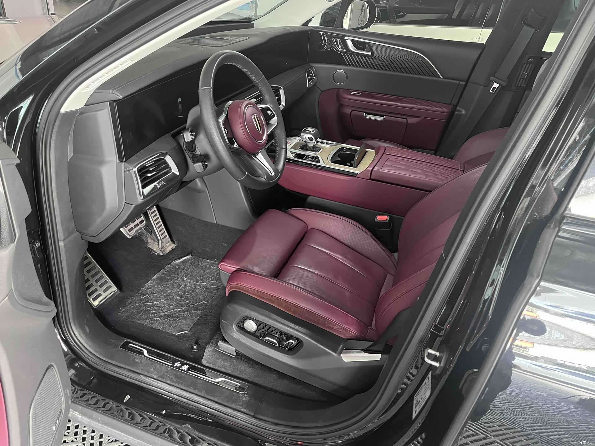 Hongqi E-HS9, 2023 2