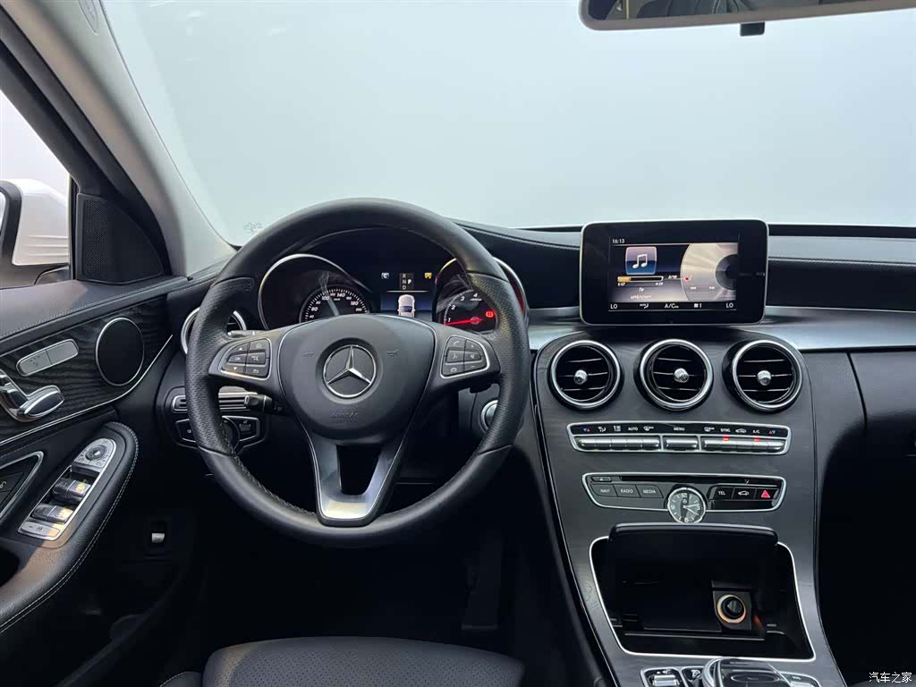 Mercedes-Benz C-Class, 2018 31