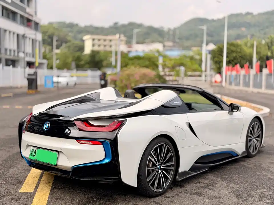 BMW i8