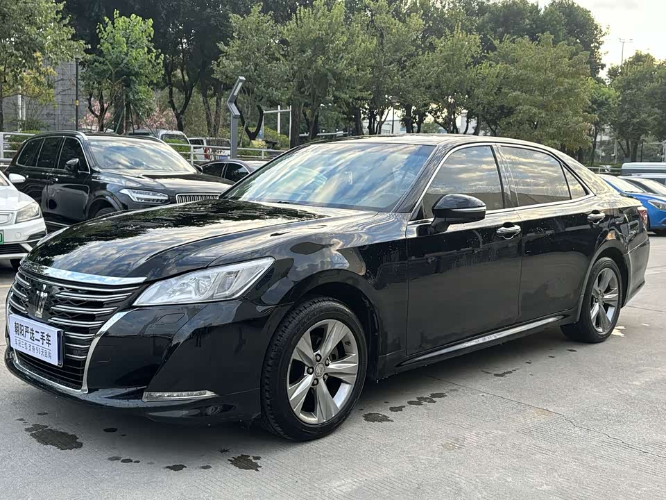 Toyota crown