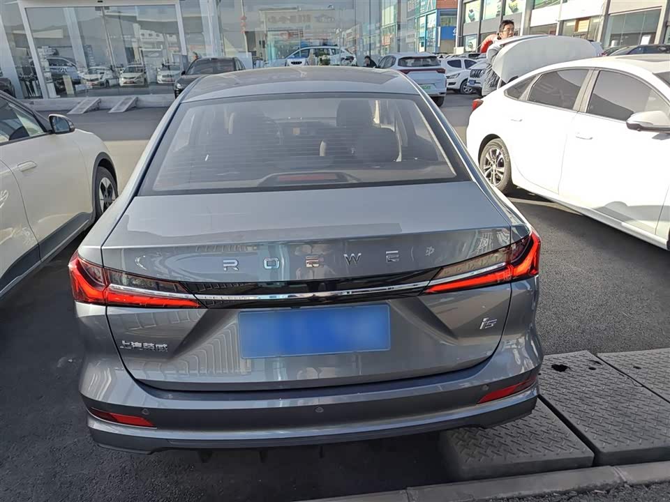 Roewe i5