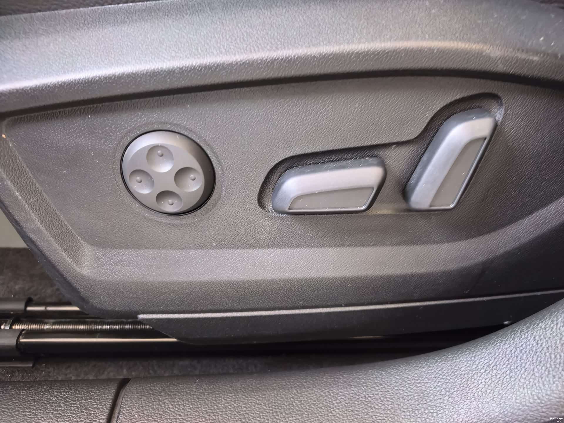 Audi Q2L, 2022 8