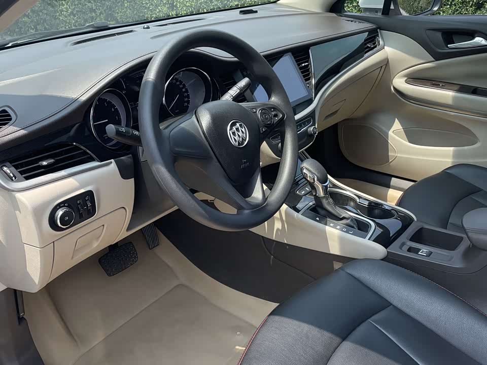 Dongfeng Enshi Car