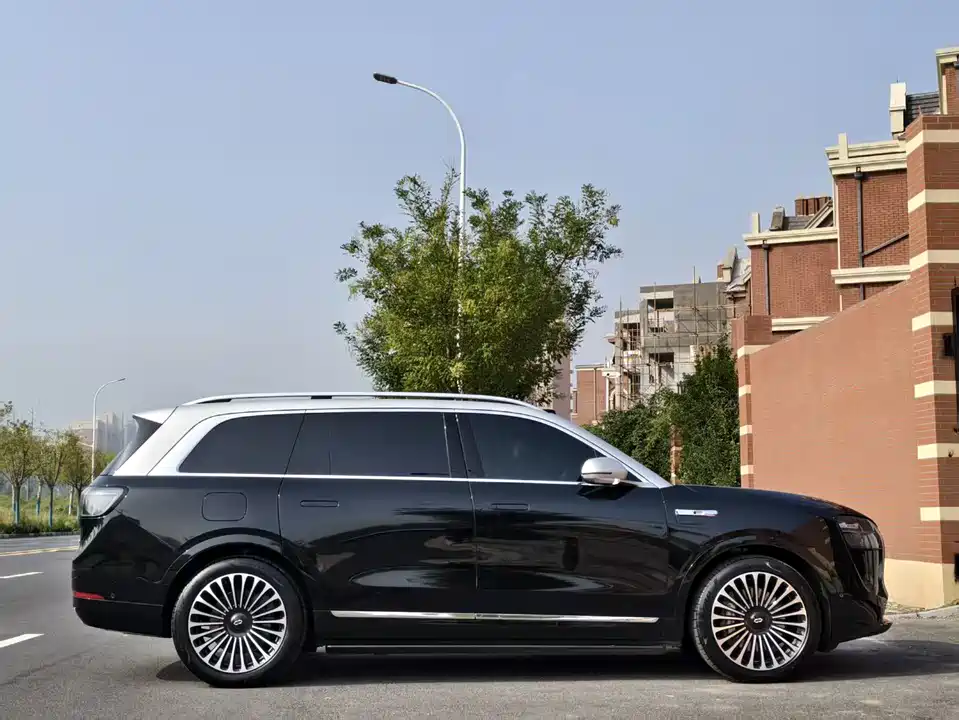 AITO Ask the world M9