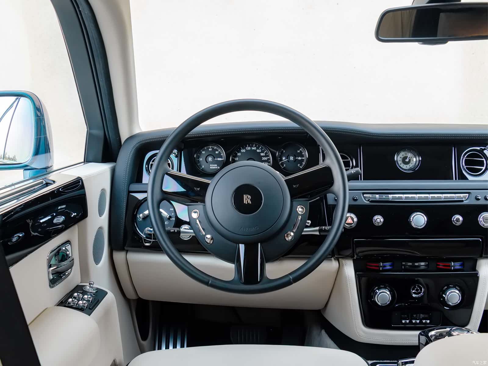 Rolls-Royce Phantom, 2013 12