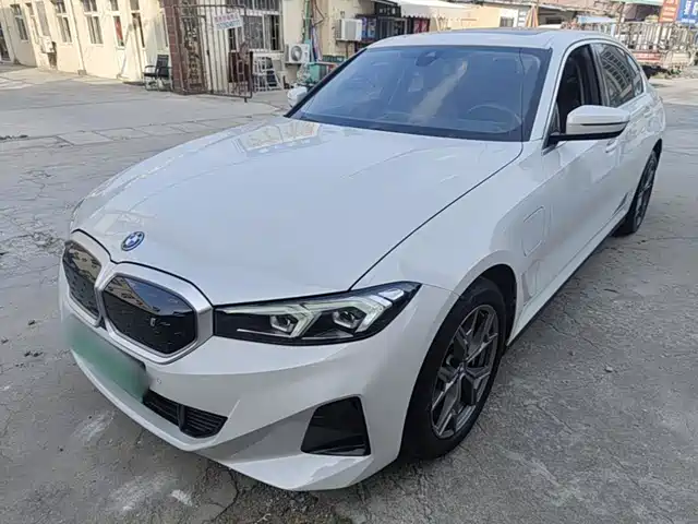 BMW i3 2024 — купить из Китая под заказ