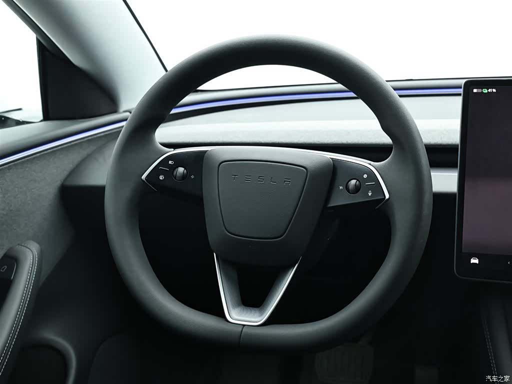 Tesla Model 3, 2025 16