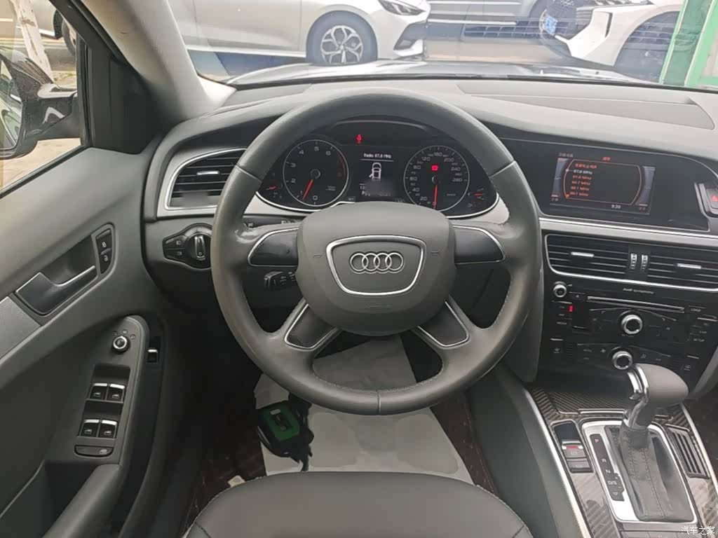 Audi A4L, 2016 11