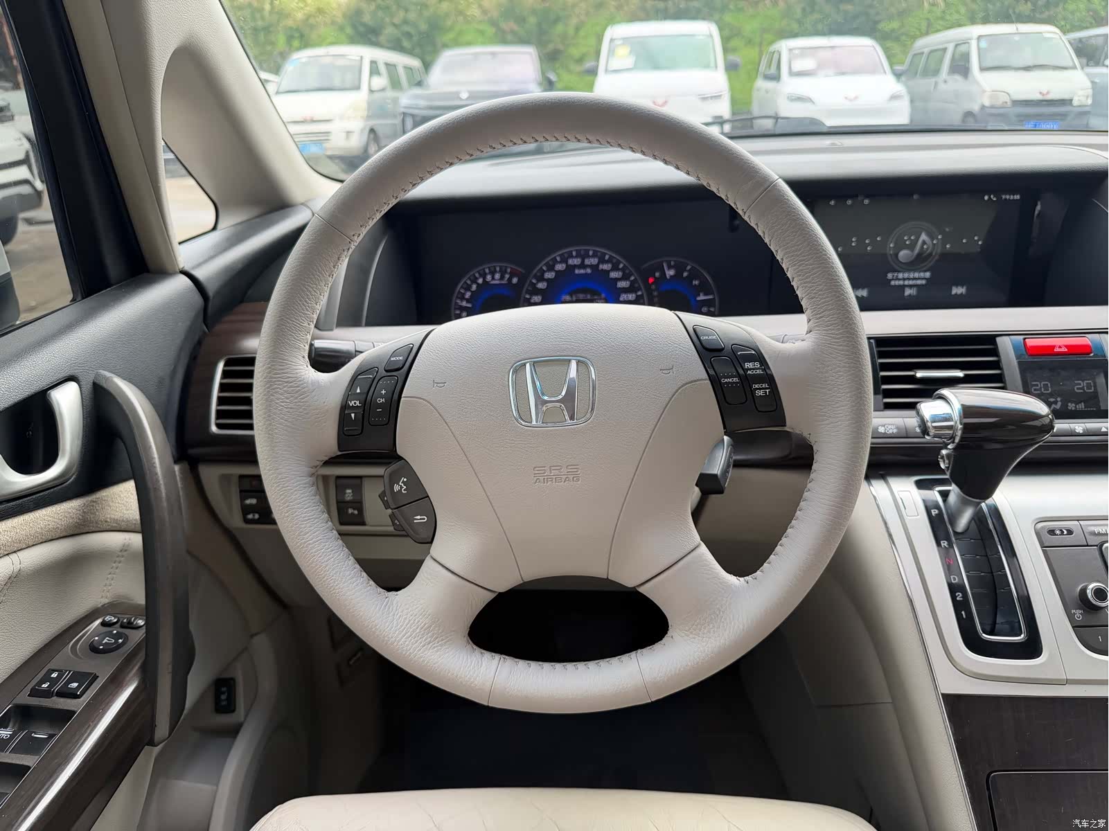 Honda Elysion, 2015 10