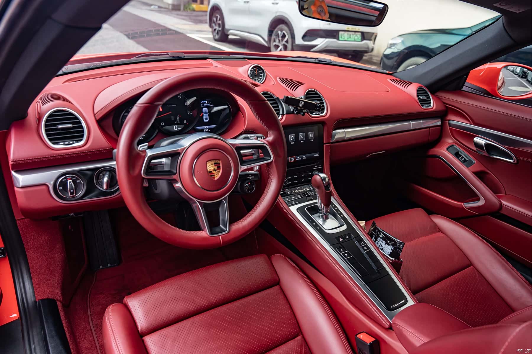 Porsche Cayman, 2018 11