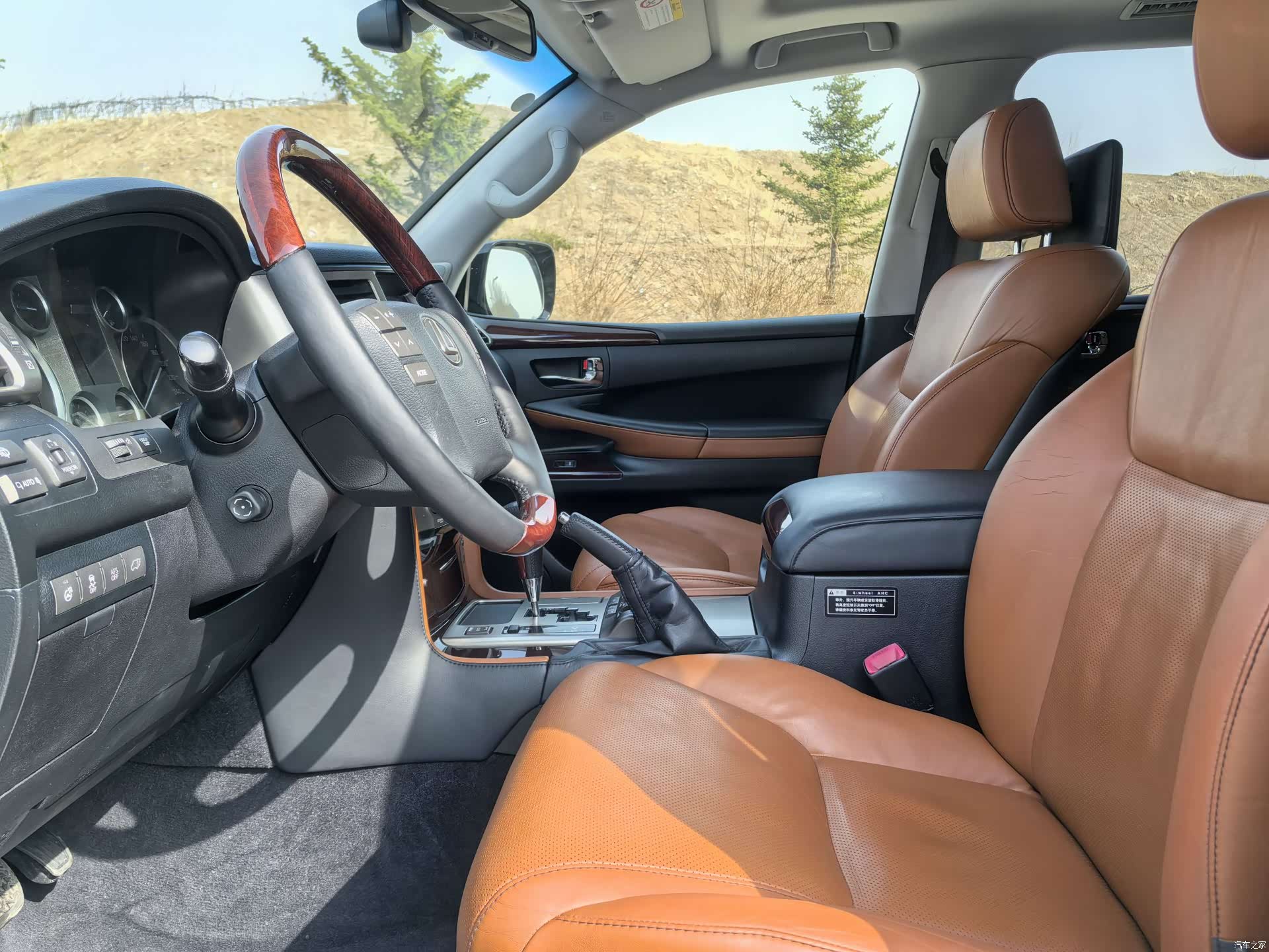 Lexus LX, 2013 8