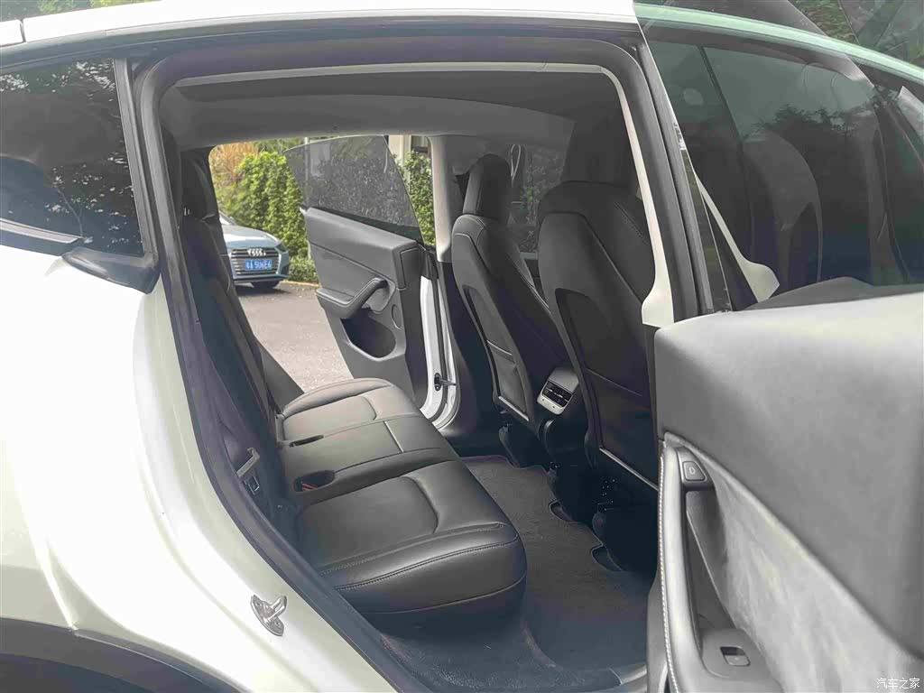Tesla Model Y, 2021 14