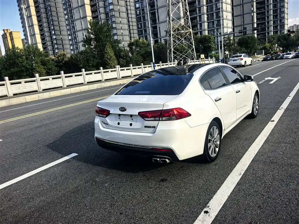 Kia K4