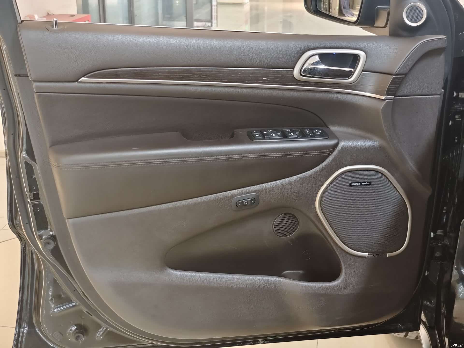 Jeep Grand Cherokee, 2018 4