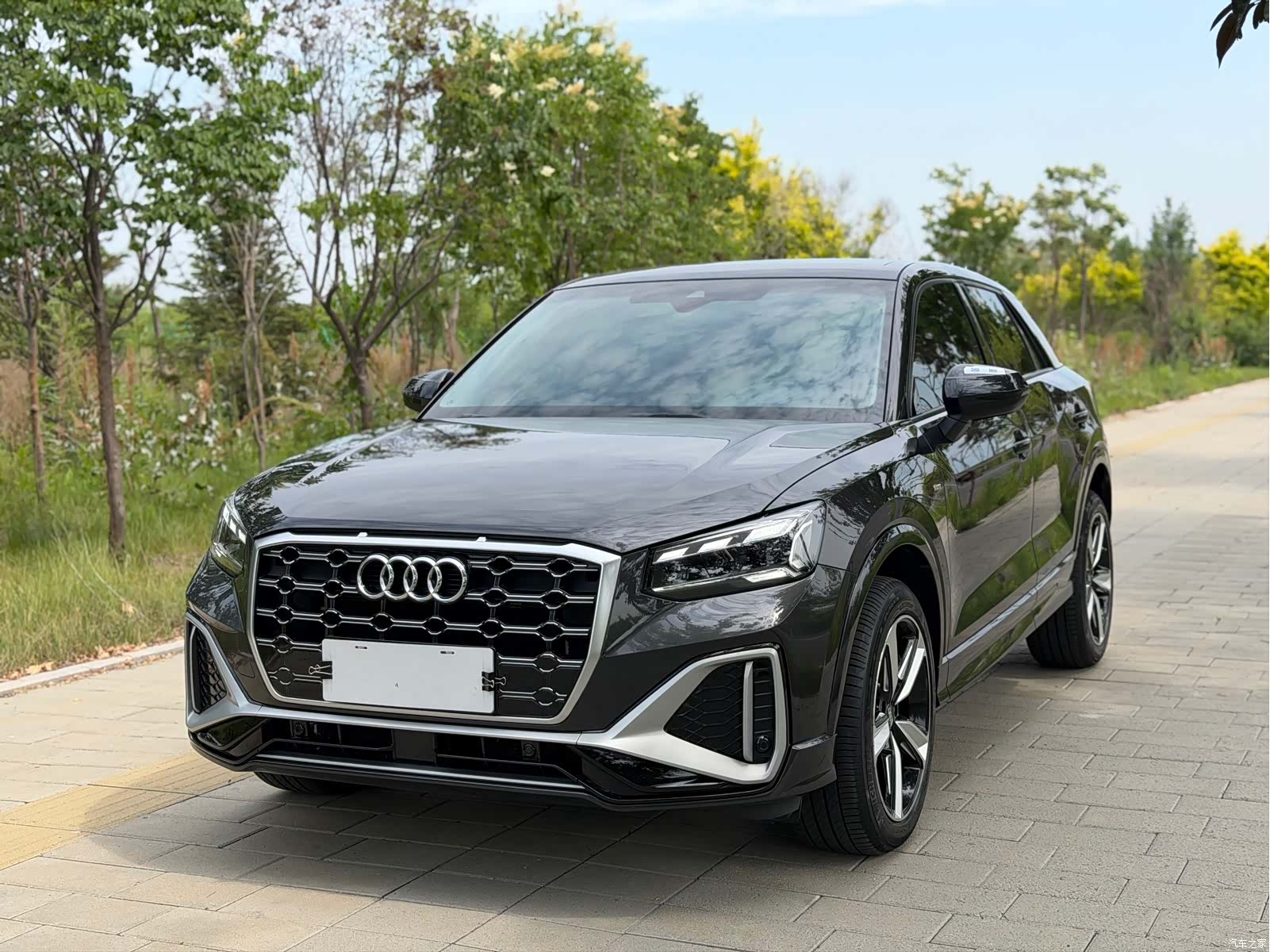 Audi Q2L, 2022 1