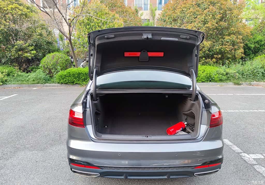 Audi A4L, 2022 13
