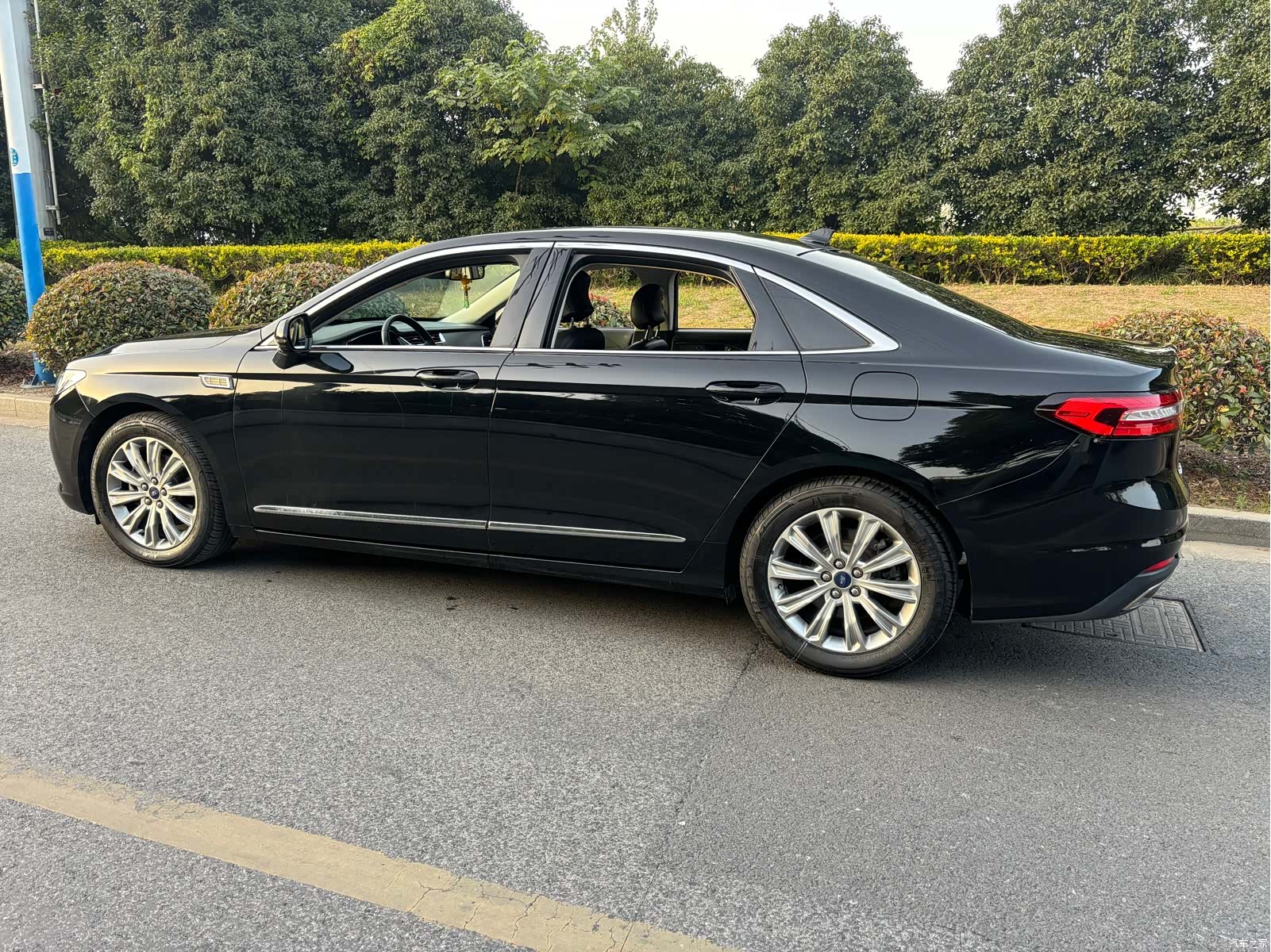 Ford Taurus, 2020 6