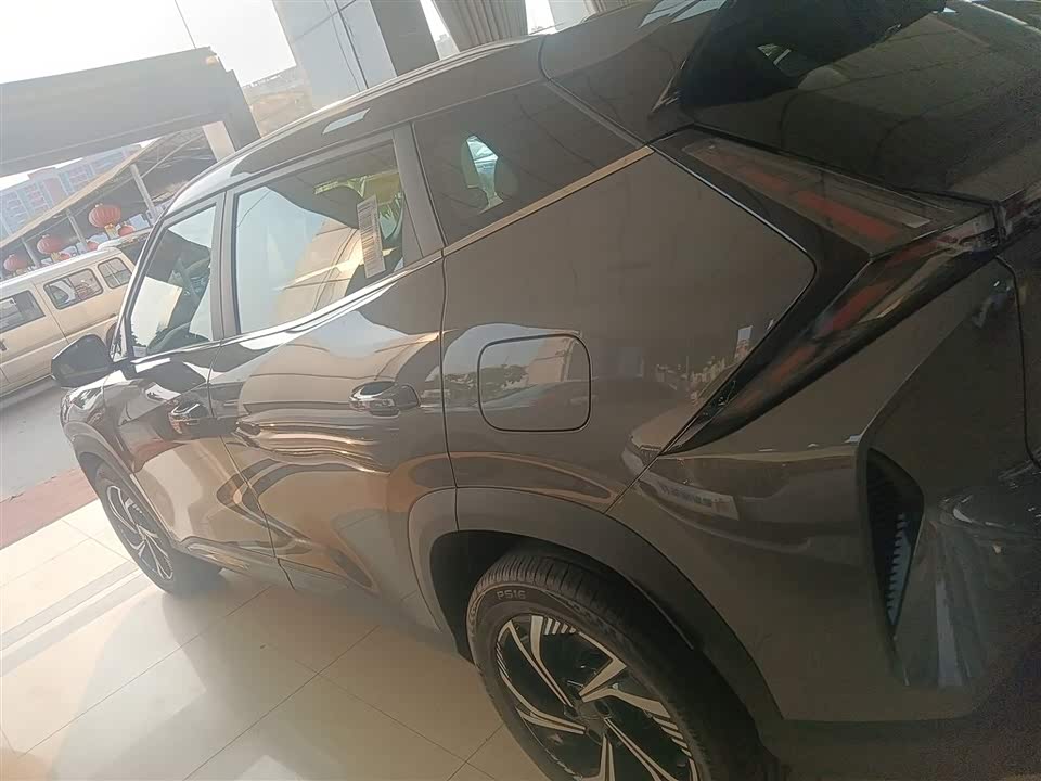 Geely Atlas
