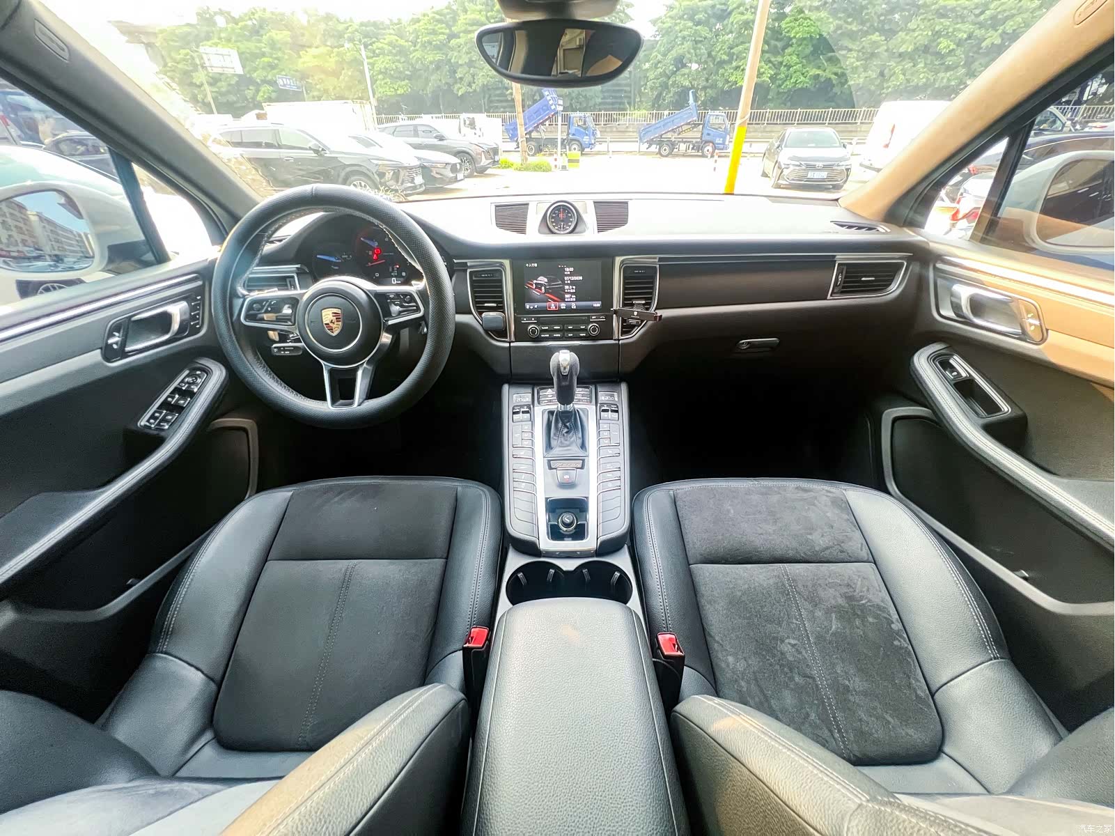 Porsche Macan, 2016 все фото
