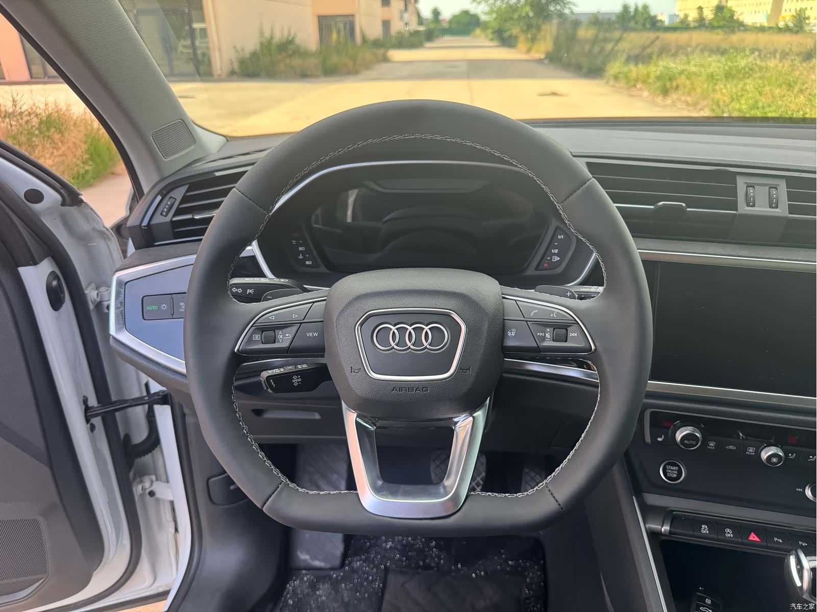 Audi Q3, 2023 9