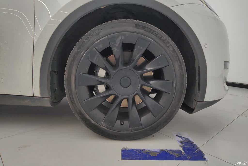 Tesla Model Y, 2021 6