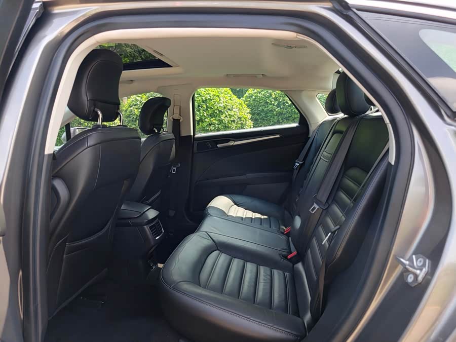 Ford Mondeo 2016, фото 10