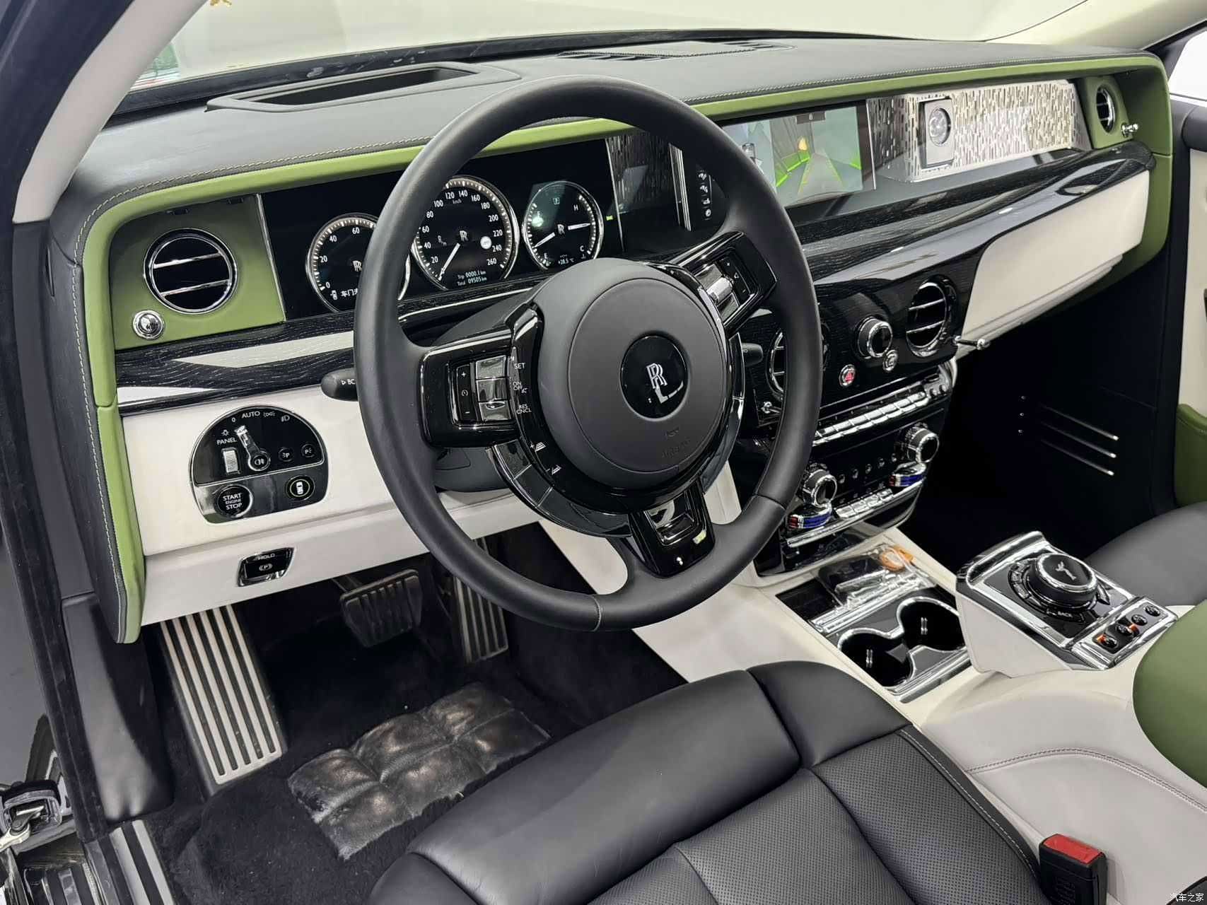 Rolls-Royce Phantom, 2023 20