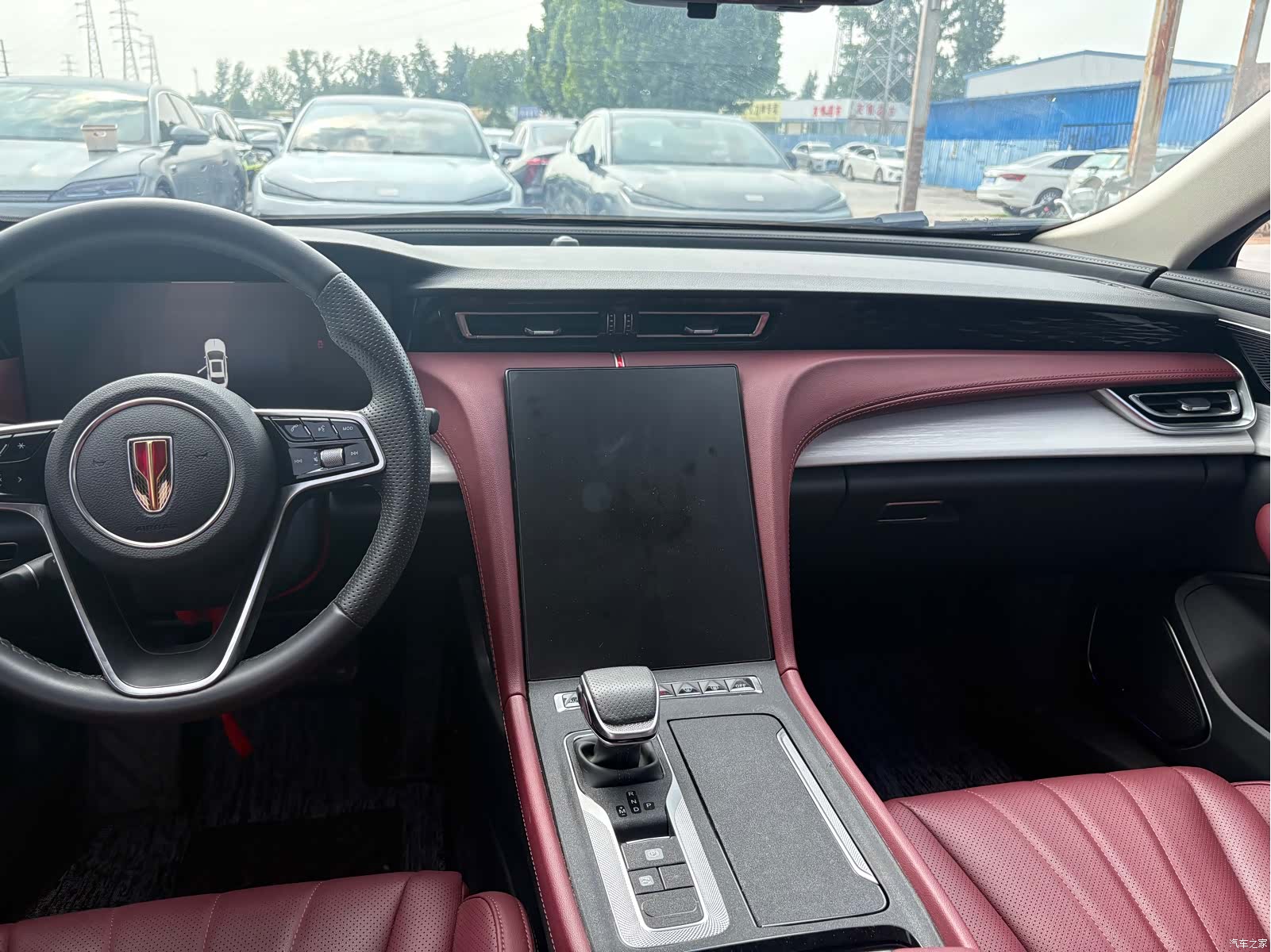 Hongqi H5, 2024 6