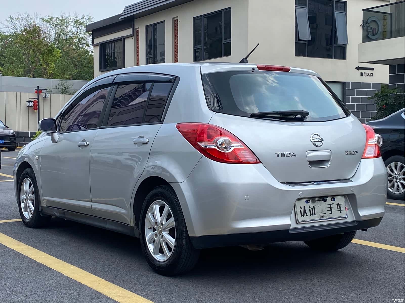 Nissan Tiida, 2011 6