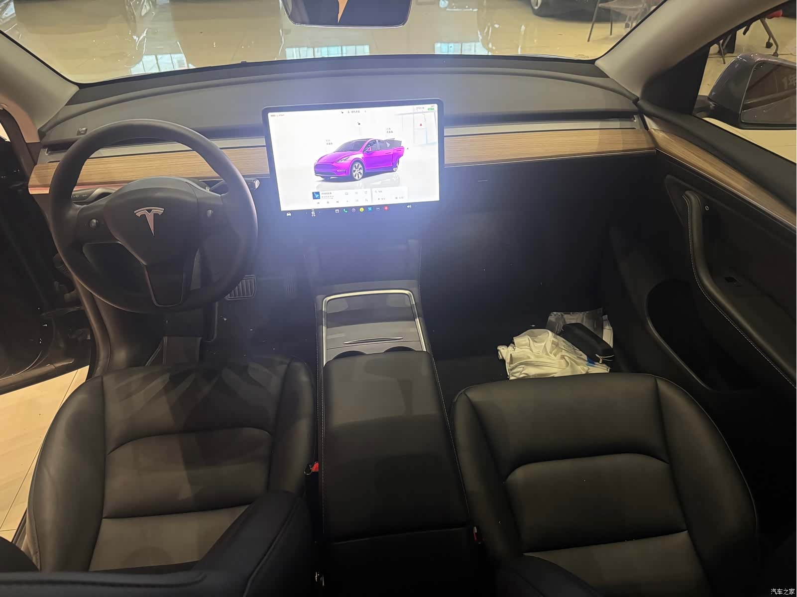 Tesla Model Y, 2023 8
