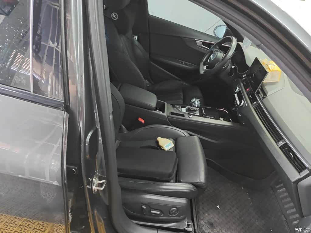 Audi A4L, 2023 25