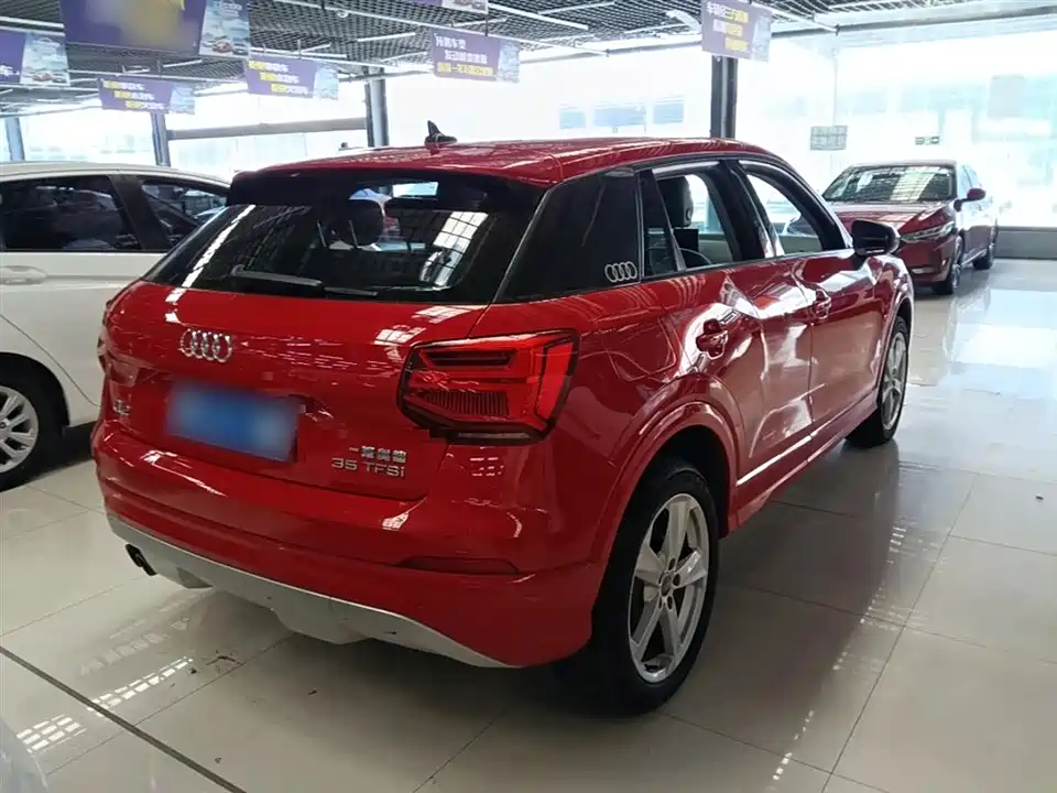 Audi Q2L Audi Q2L
