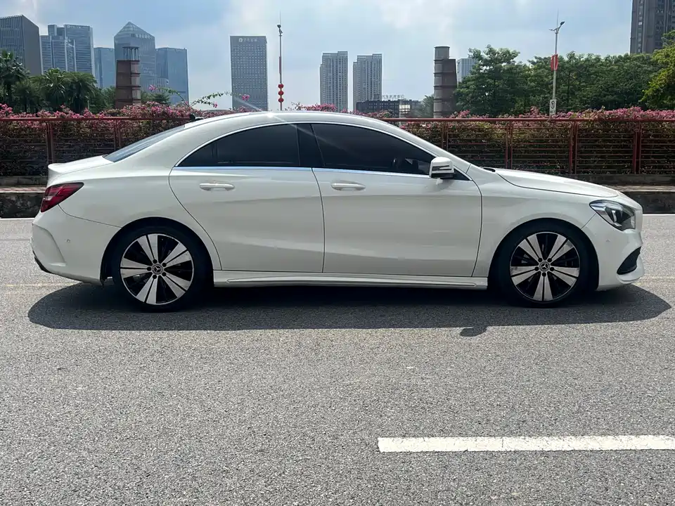 Mercedes-Benz CLA