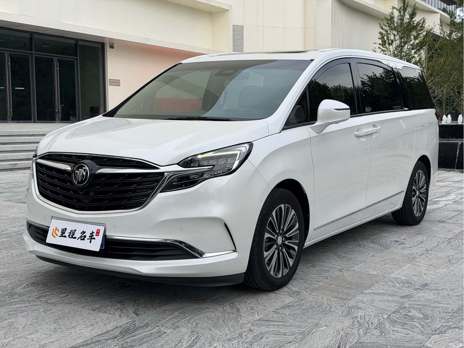 Buick GL8, 2021 1