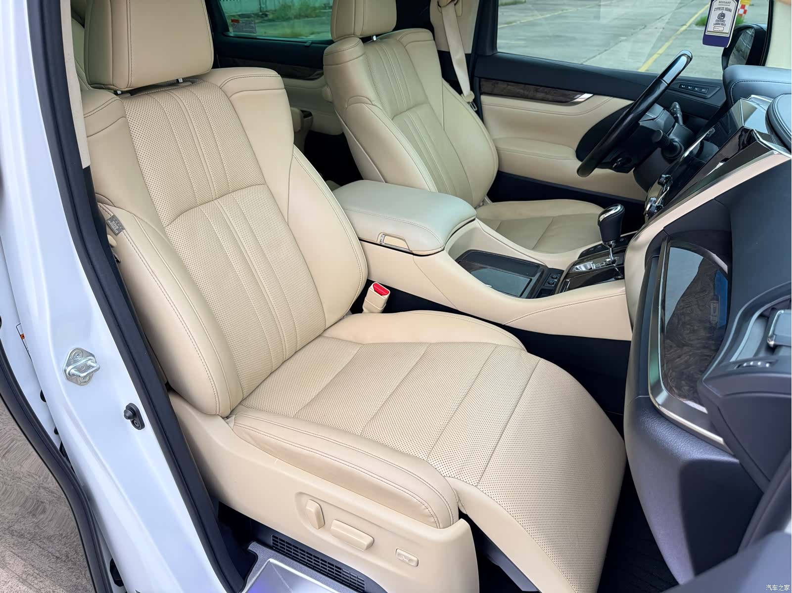 Toyota Vellfire, 2021 19