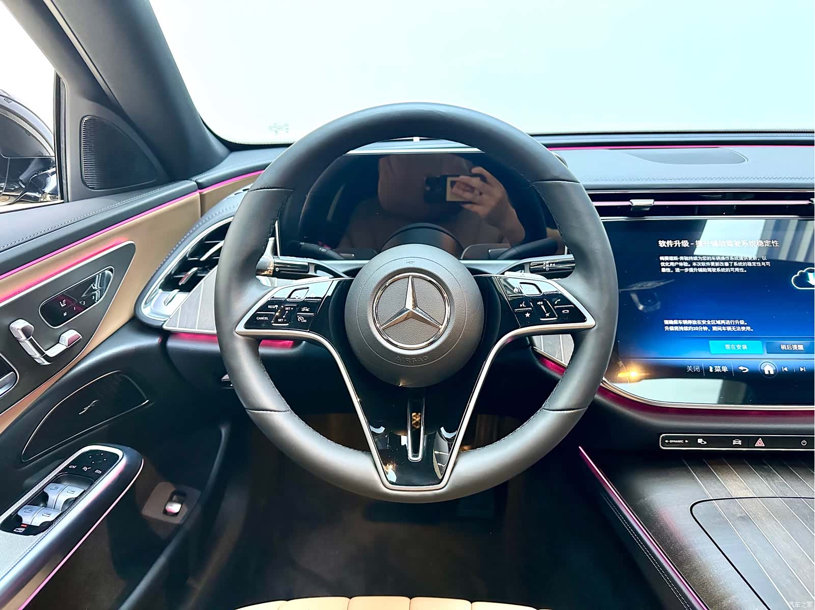 Mercedes-Benz E-Class, 2024 14