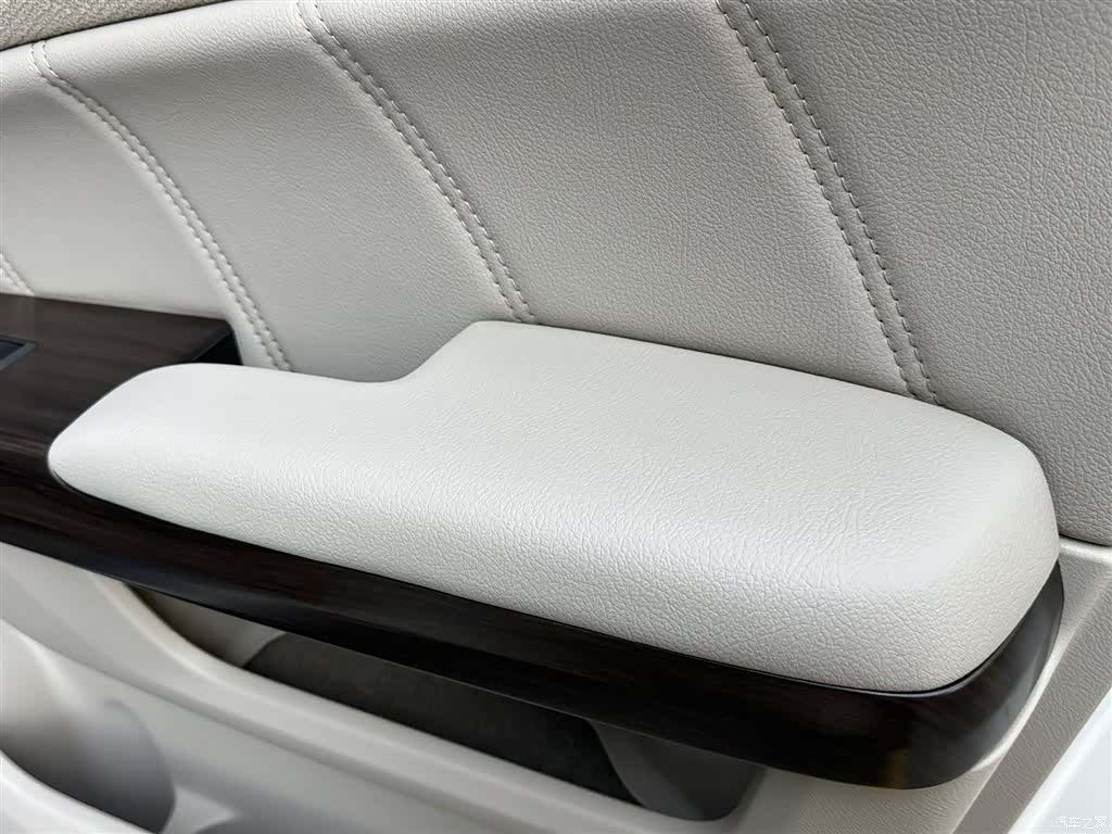 Honda Elysion, 2014 16
