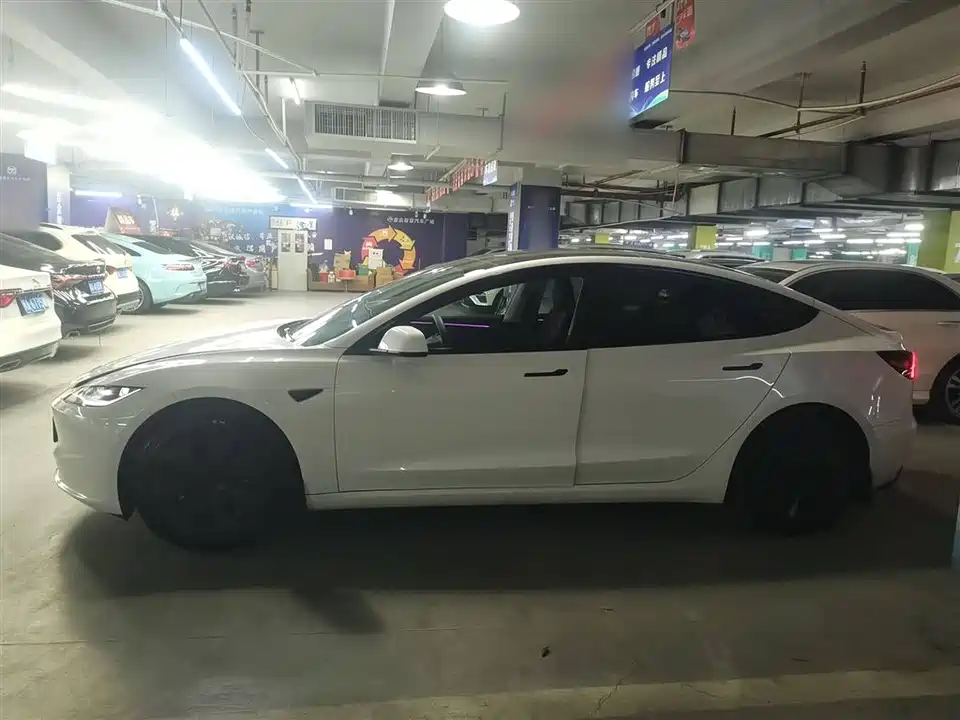 Tesla Model 3 Tesla Model 3