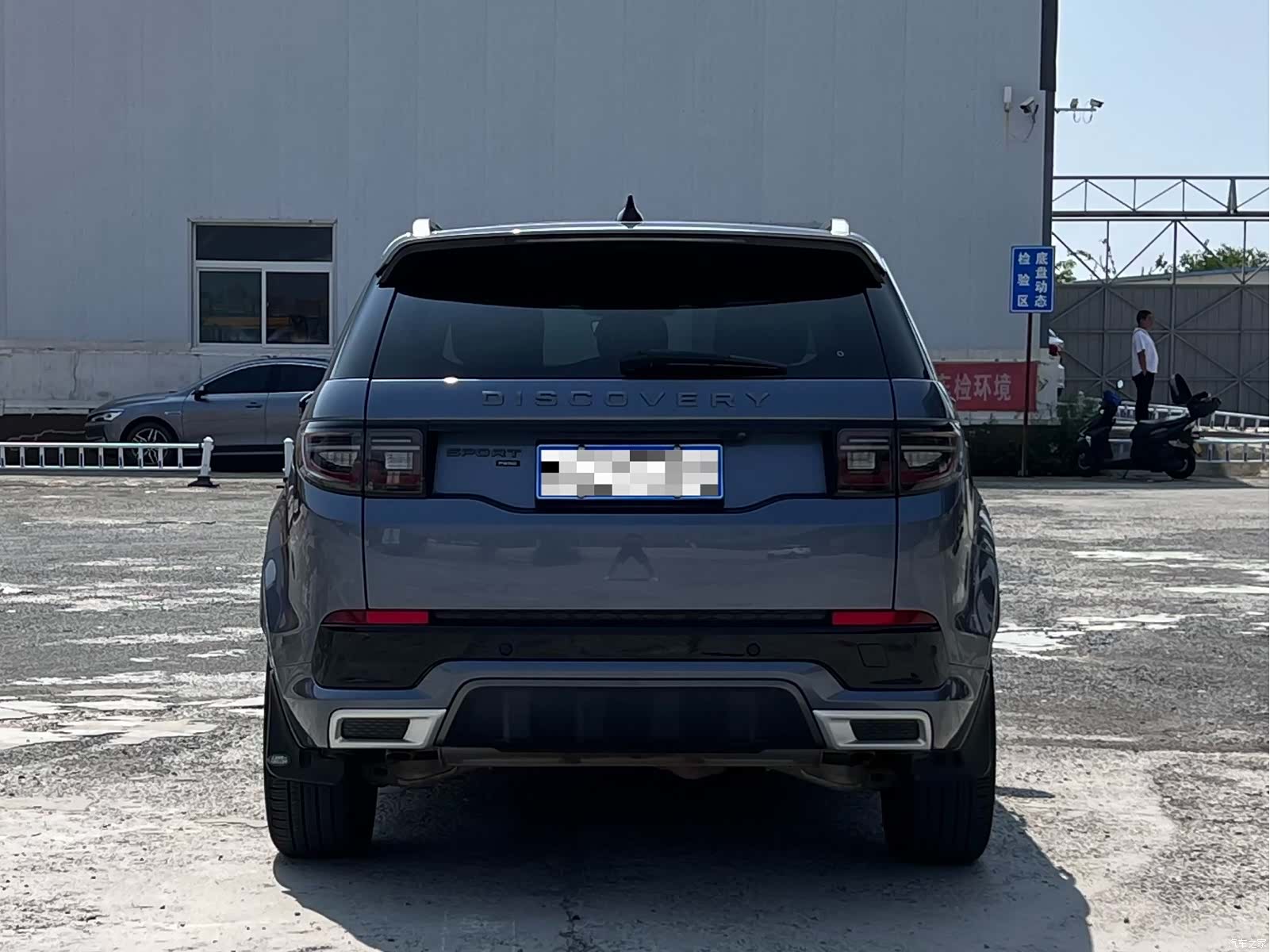 Land Rover Discovery, 2023 все фото
