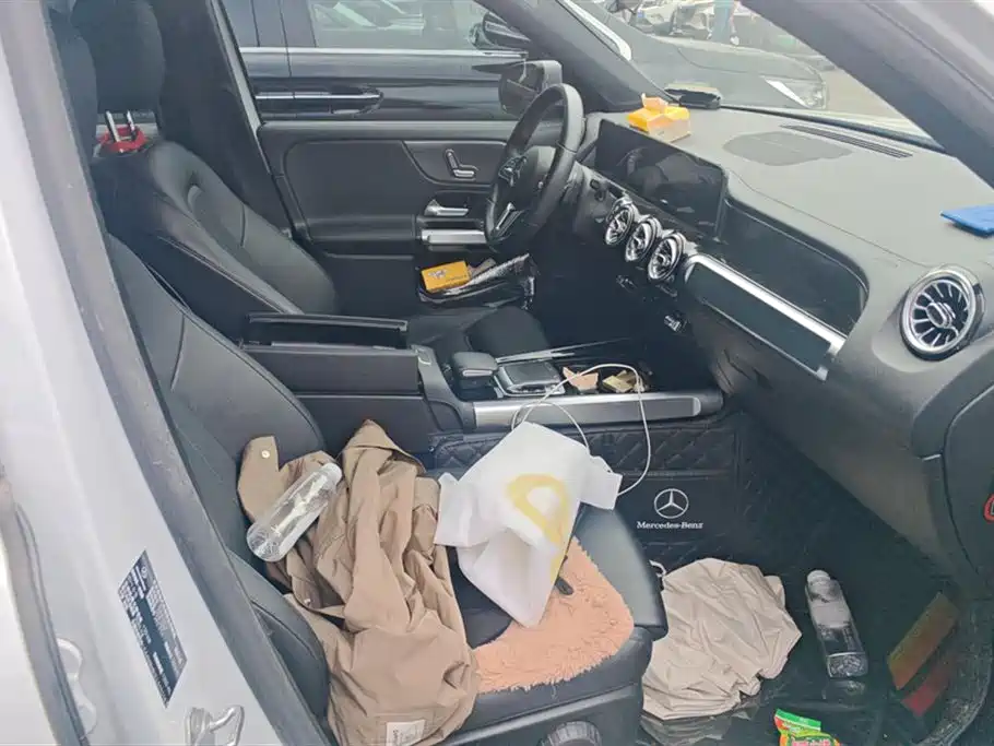 Mercedes-Benz GLB Mercedes-Benz GLB