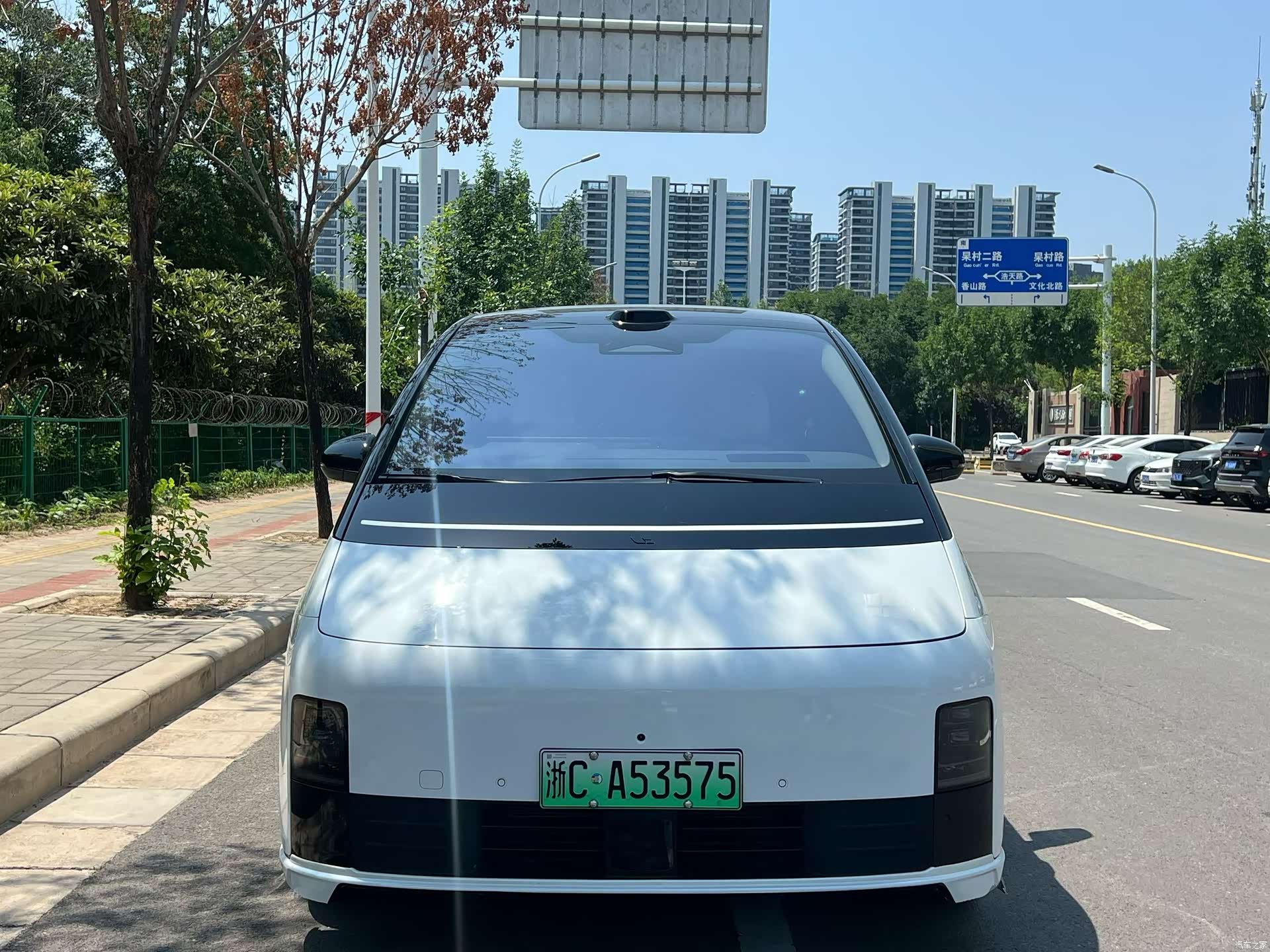 Li Auto MEGA, 2025 2