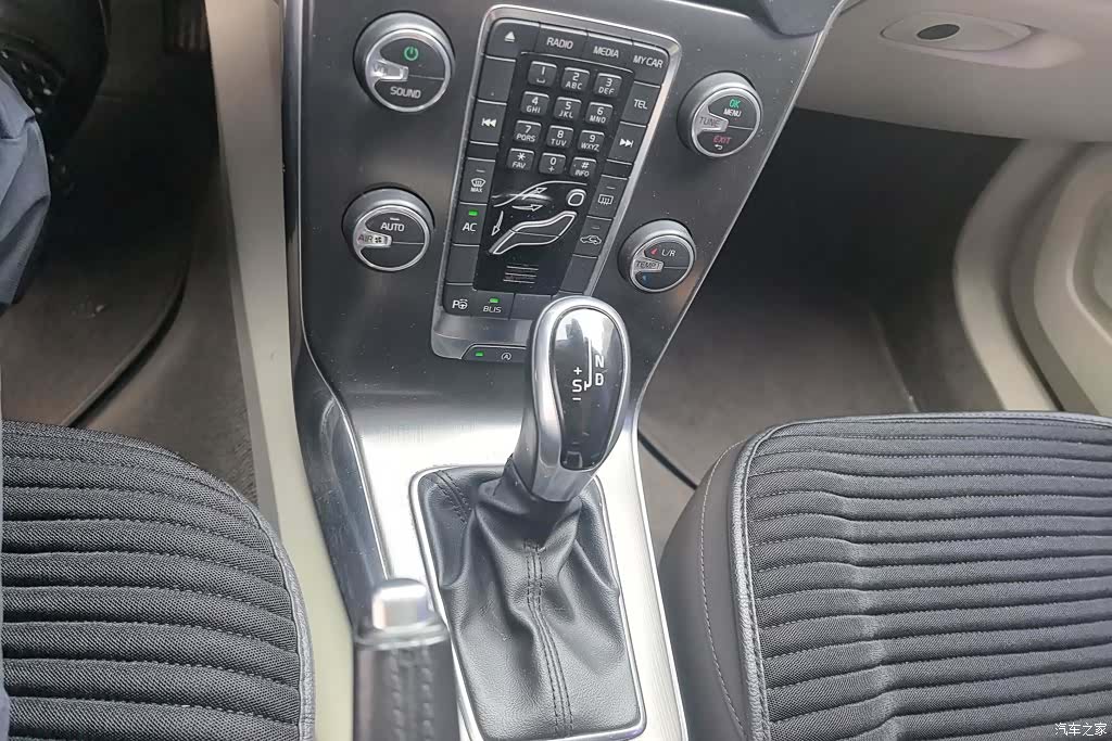 Volvo V40, 2013 16
