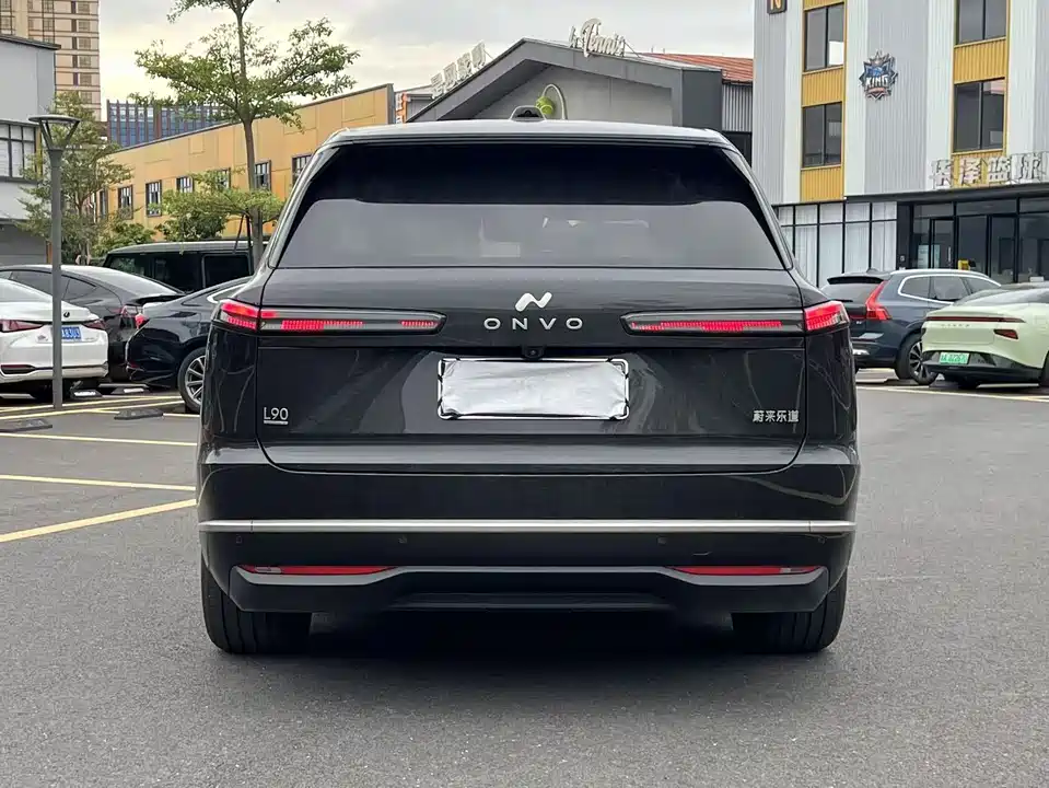 NIO L90